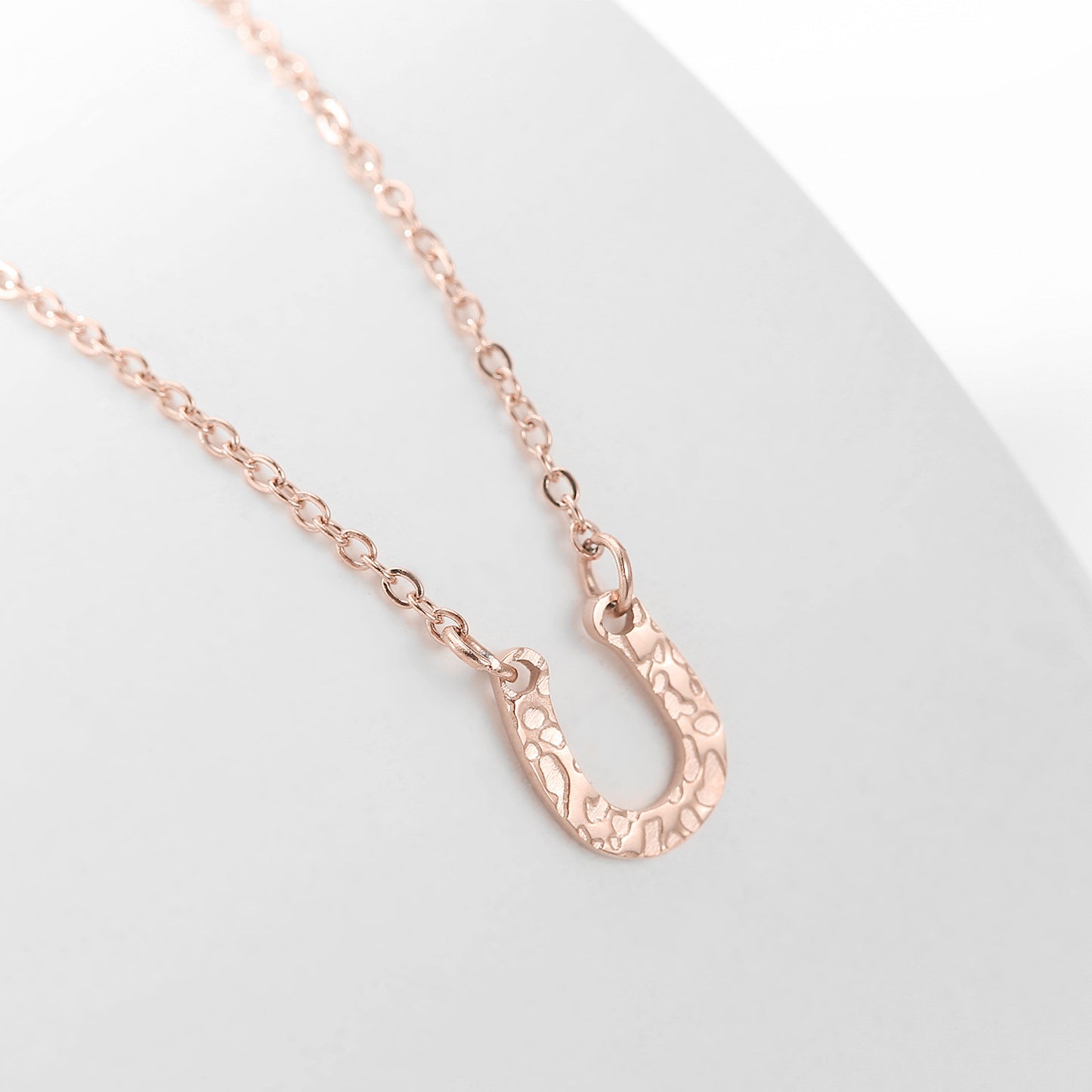 Female Minimalist 316L Stainless Steel Letter U shape Horse Shoe Choker Pendant Charm Chain Necklace